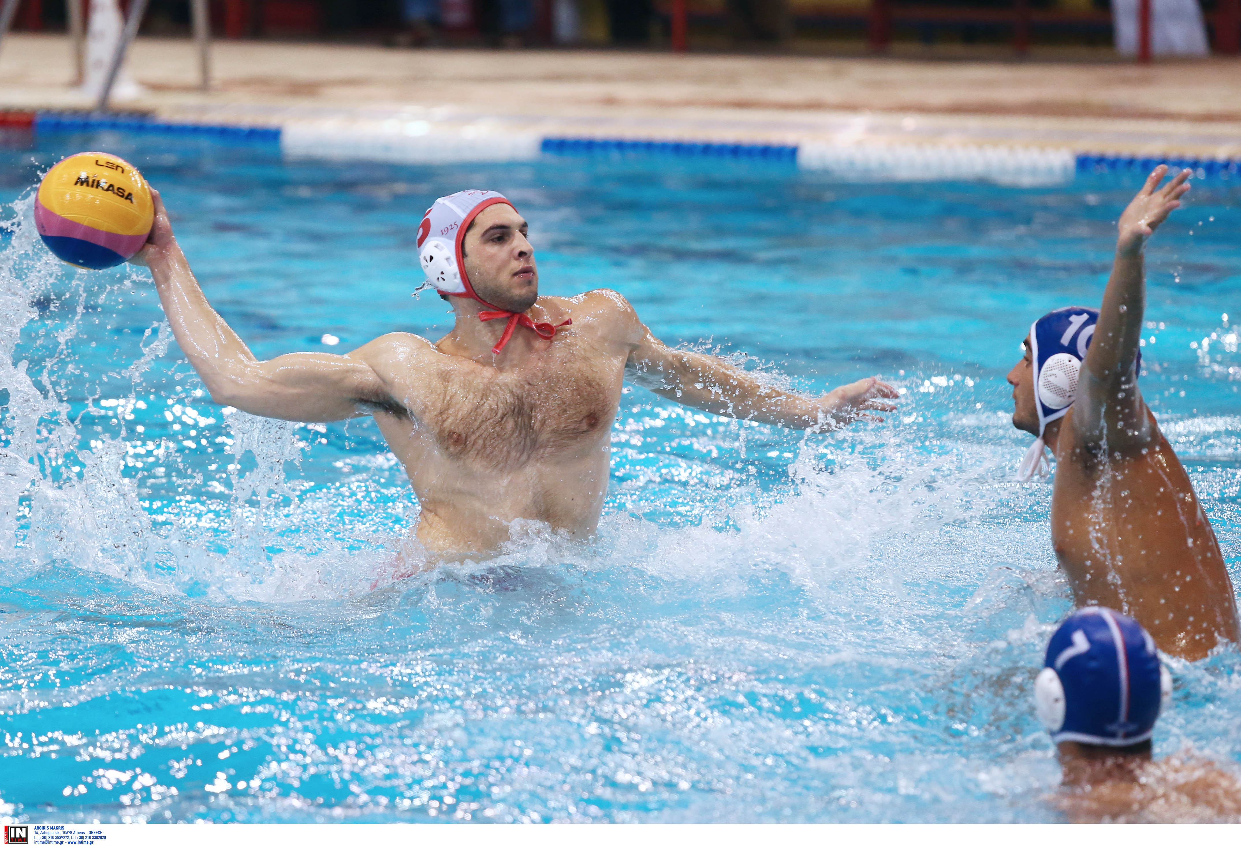 Συνεχίζει ακάθεκτος ο Θρύλος!