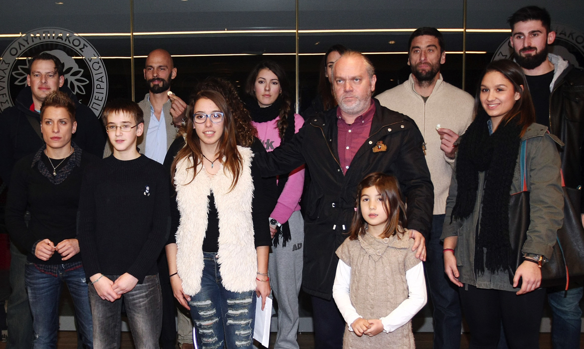 Ενωμένη ερυθρόλευκη οικογένεια!