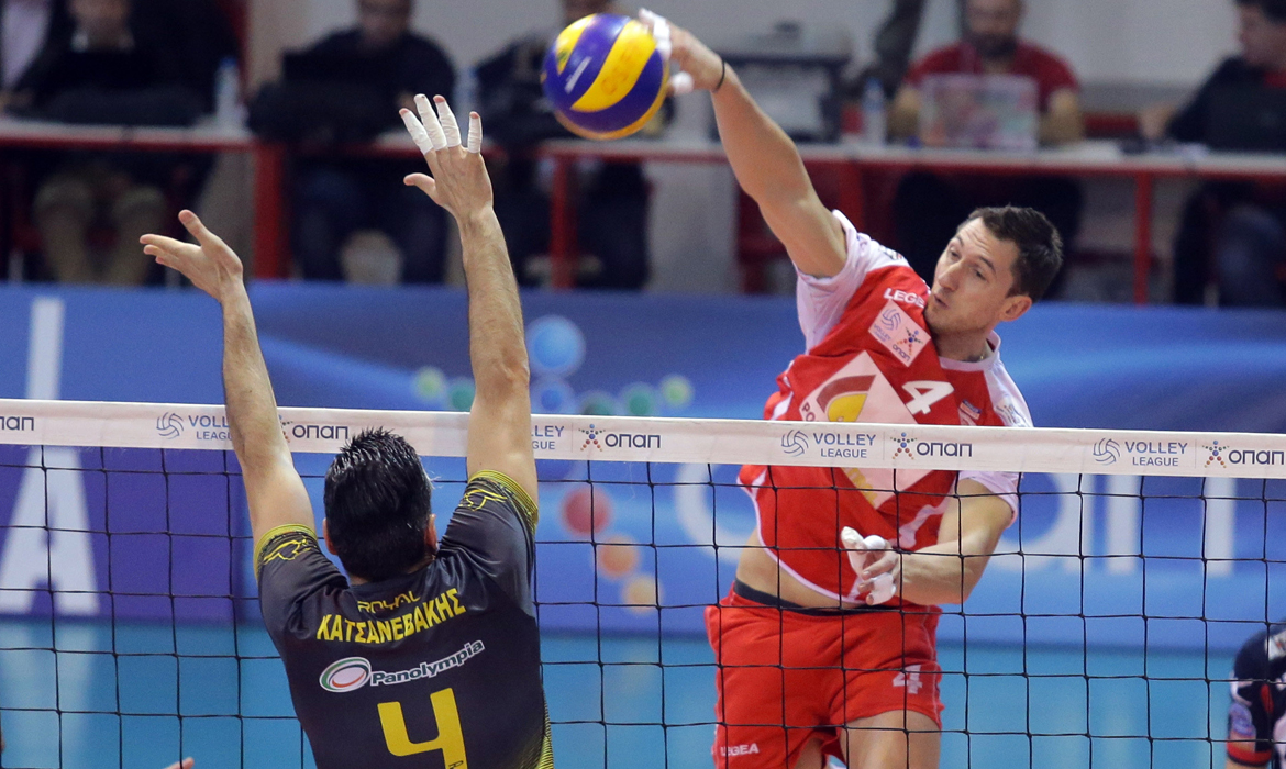 Με στόχο το 3Χ3 και την κορυφή ο Ολυμπιακός απέναντι στην ΑΕΚ