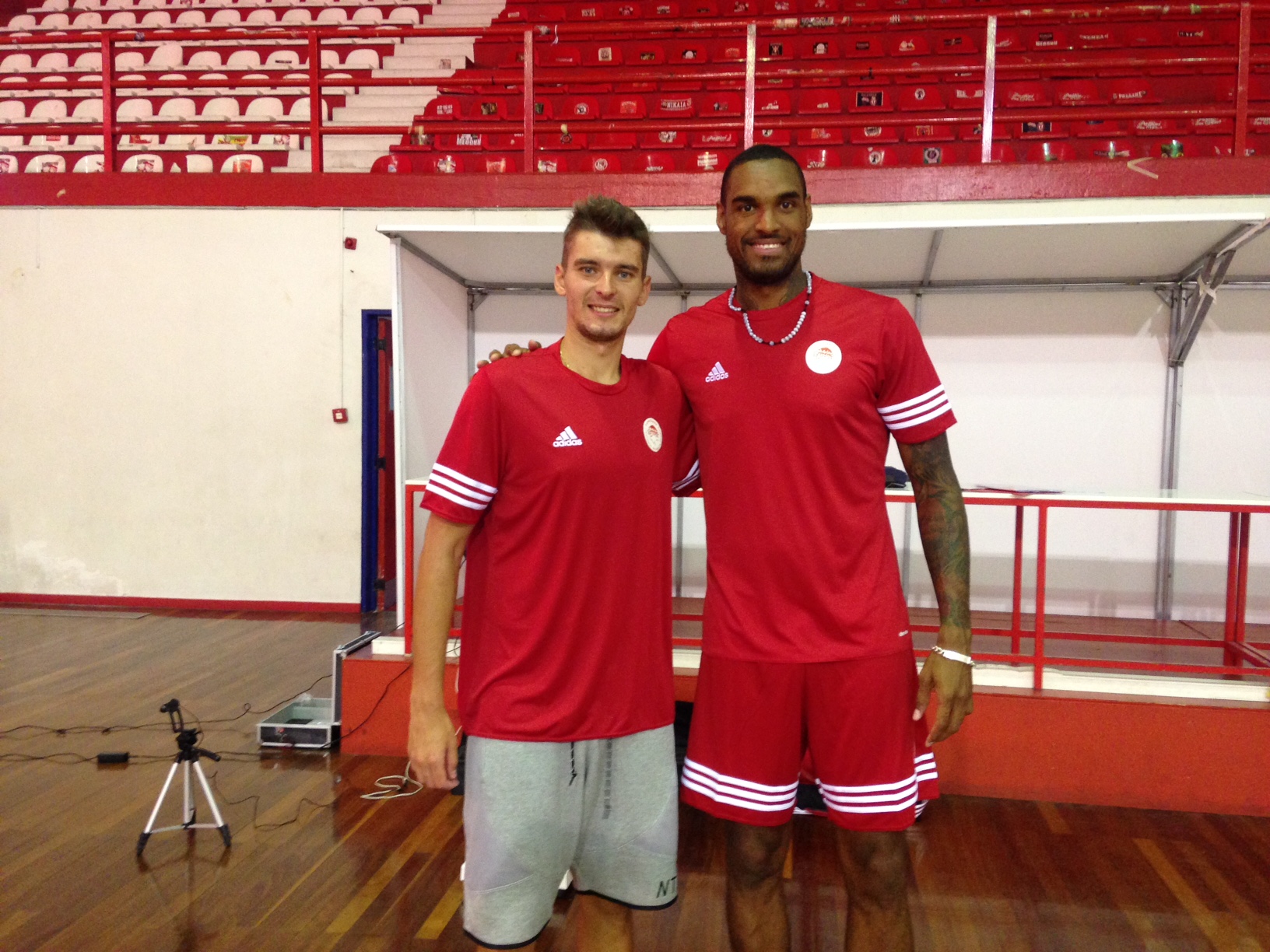 Πρεμιέρα στα Βοτσαλάκια!