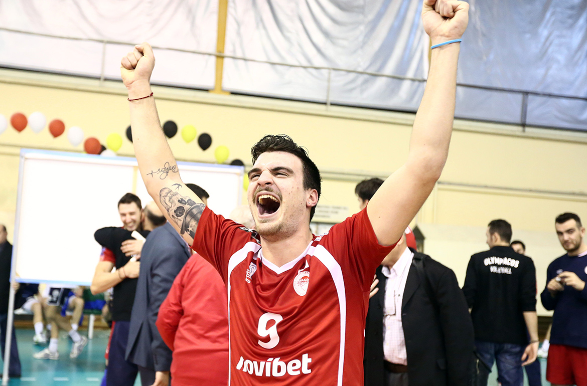 Κερδίζει τον ΠΑΟΚ και… ξεφεύγει!