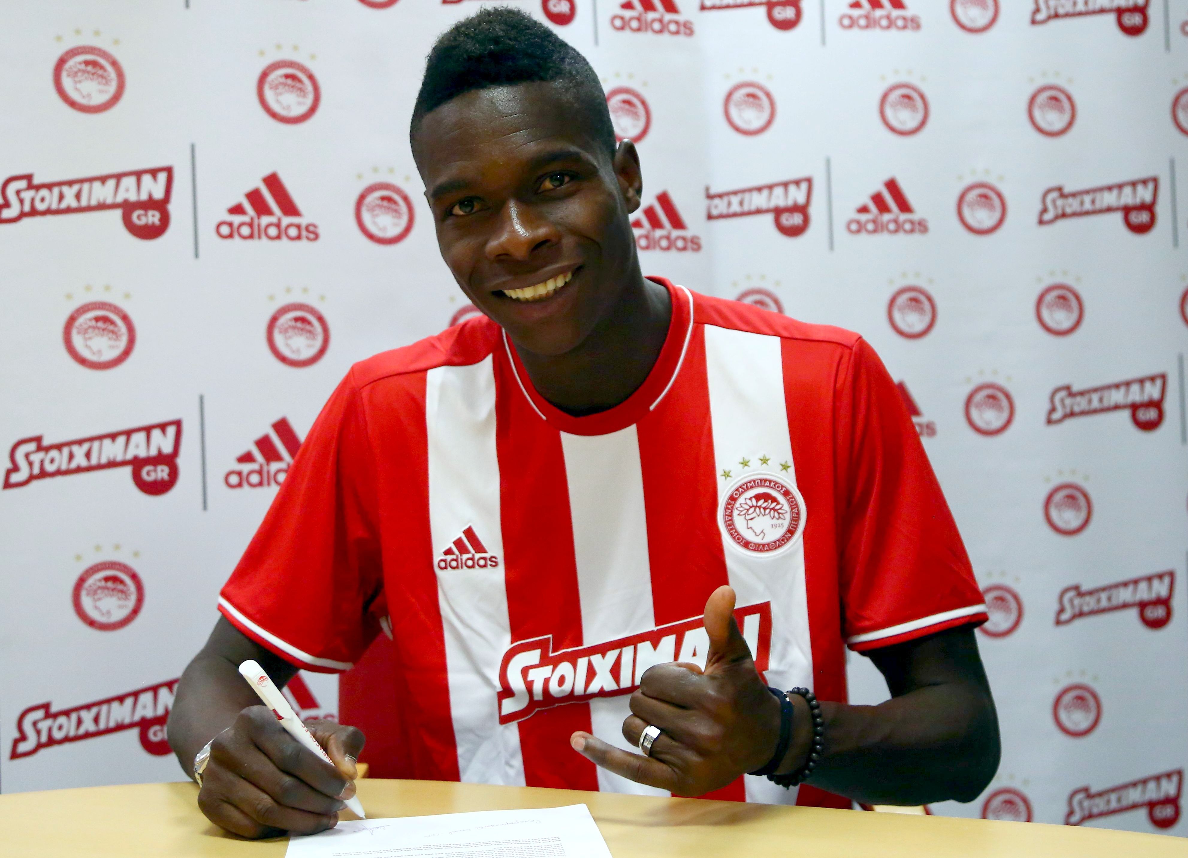 Cissé signs for Olympiacos
