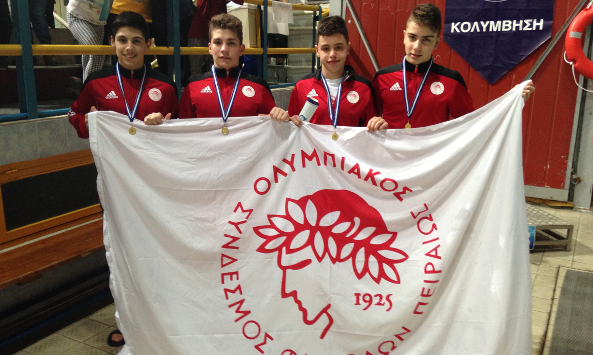 Διέπρεψαν τα κόκκινα «δελφίνια»