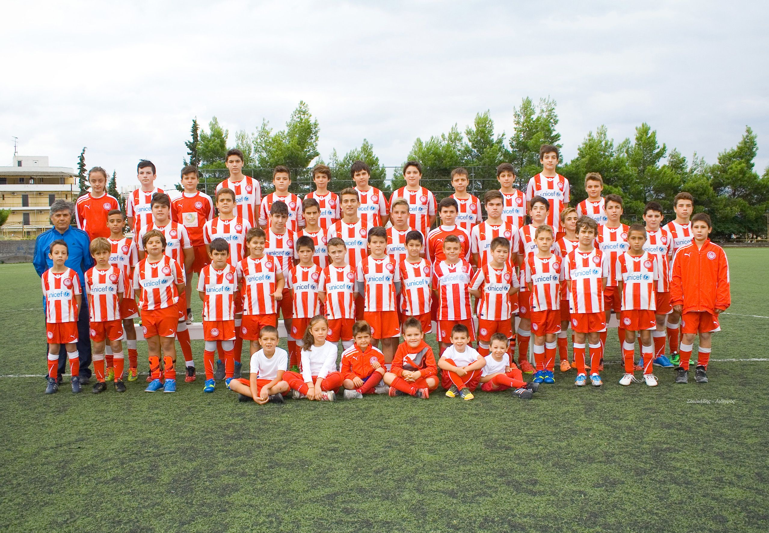 Σαρώνει η Σχολή της Αιδηψού