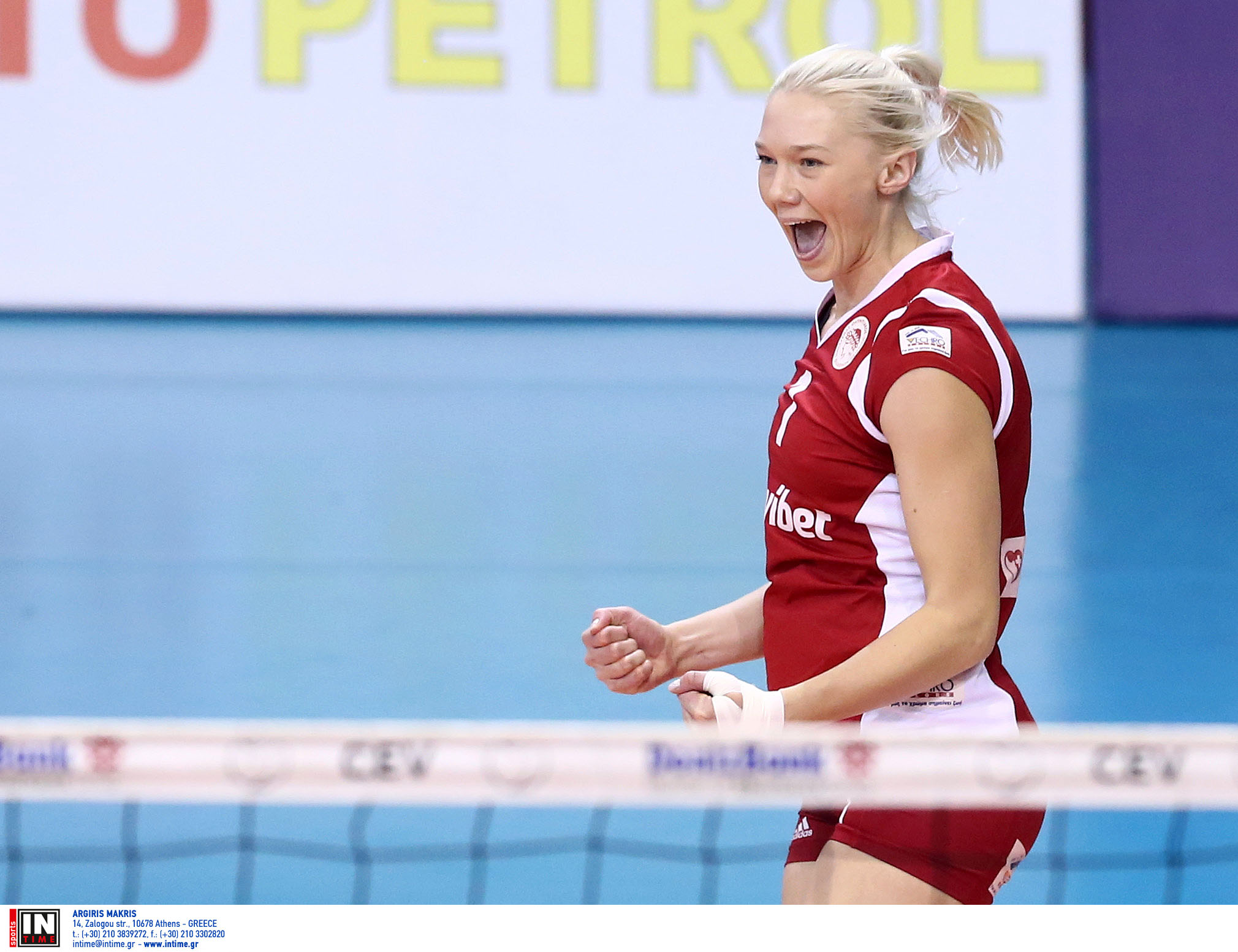 Στη Σαντορίνη για νέο «τρίποντο»!