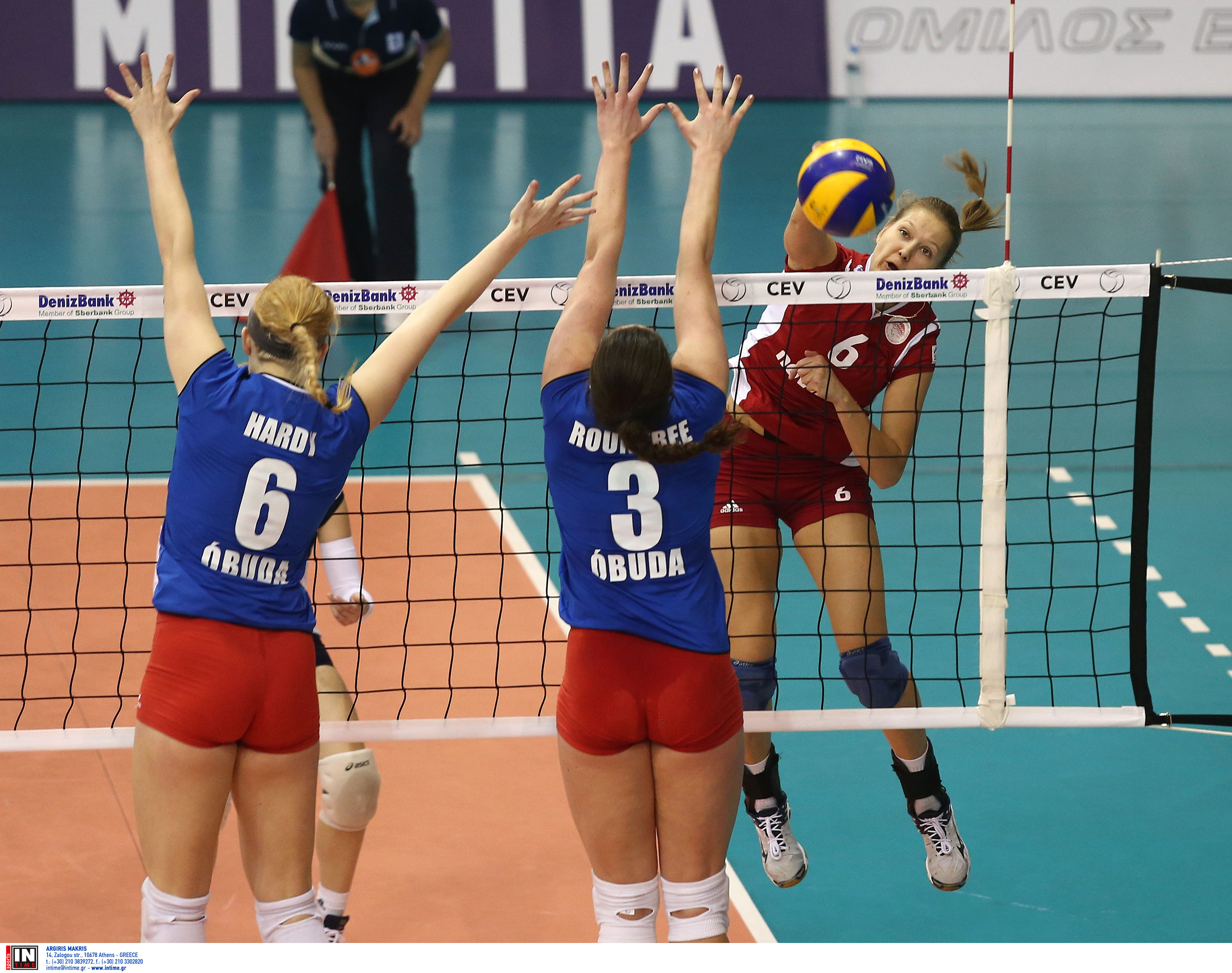 Εμφατικά στους «16» ο Ολυμπιακός!