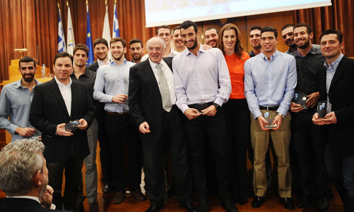 Oι  «ερυθρόλευκοι» που βραβεύτηκαν από την Ε.Ο.Ε.