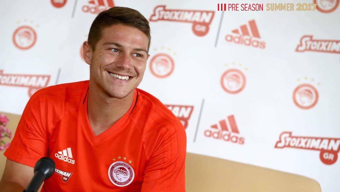 «Ο Χάσι θέλει να είμαστε φουλ μπακ»