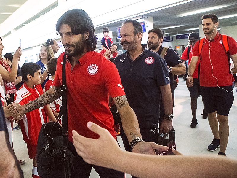 «Κοκκίνισαν» και τα Χανιά!