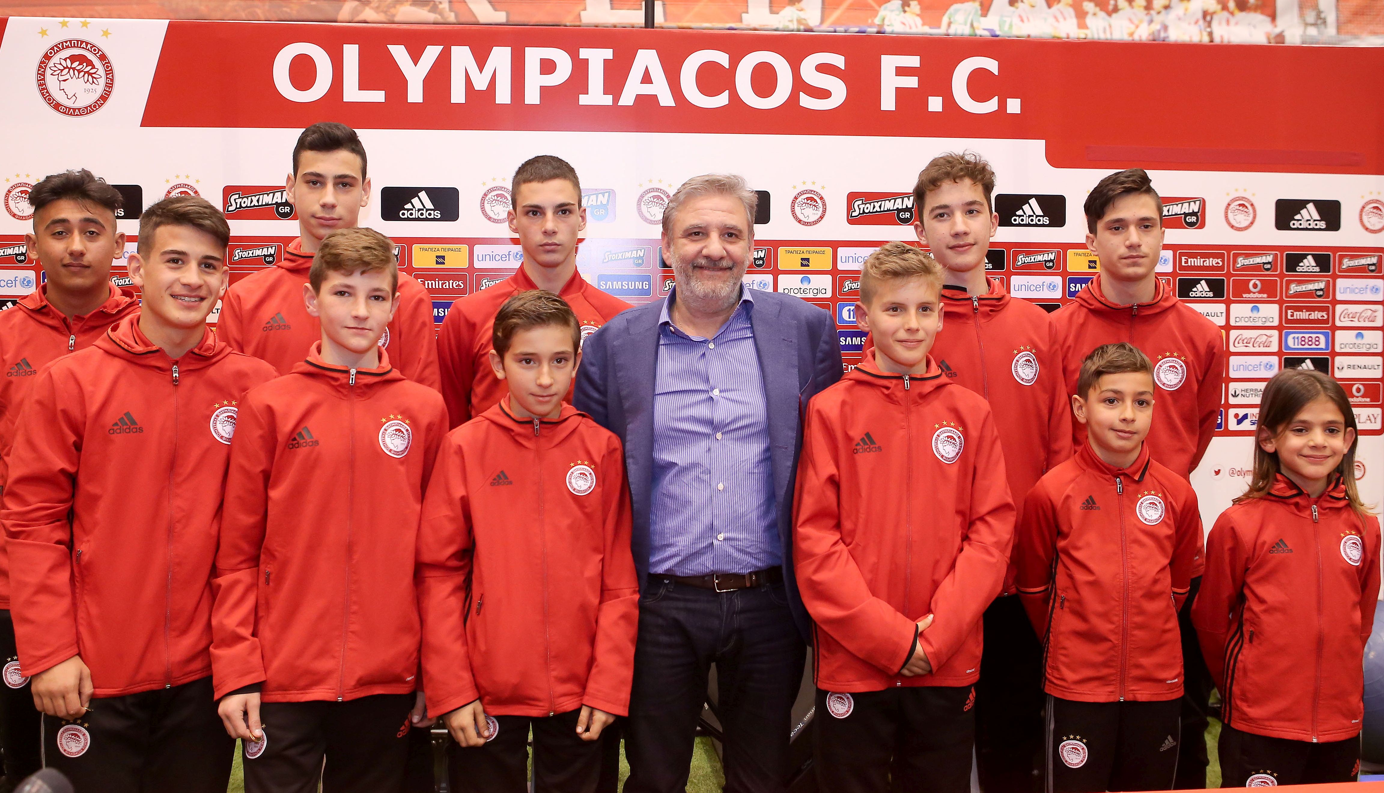 Έκοψε την πίτα της η θρυλική Ακαδημία!