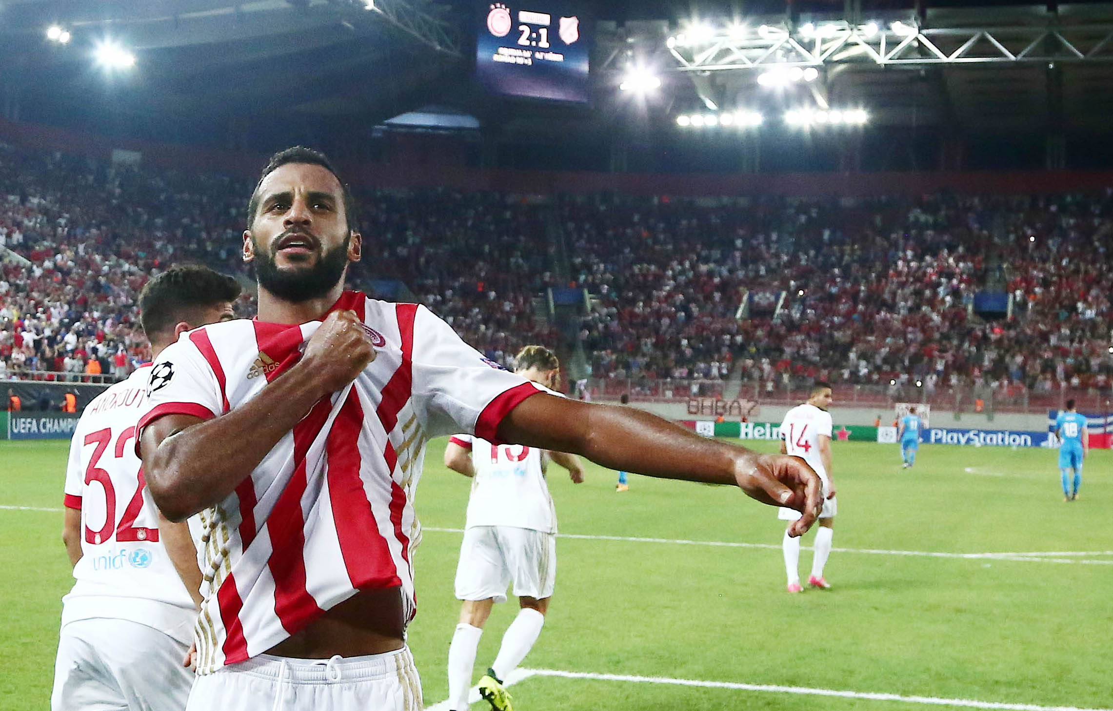 «Ομάδα και κόσμος είναι ένα!»