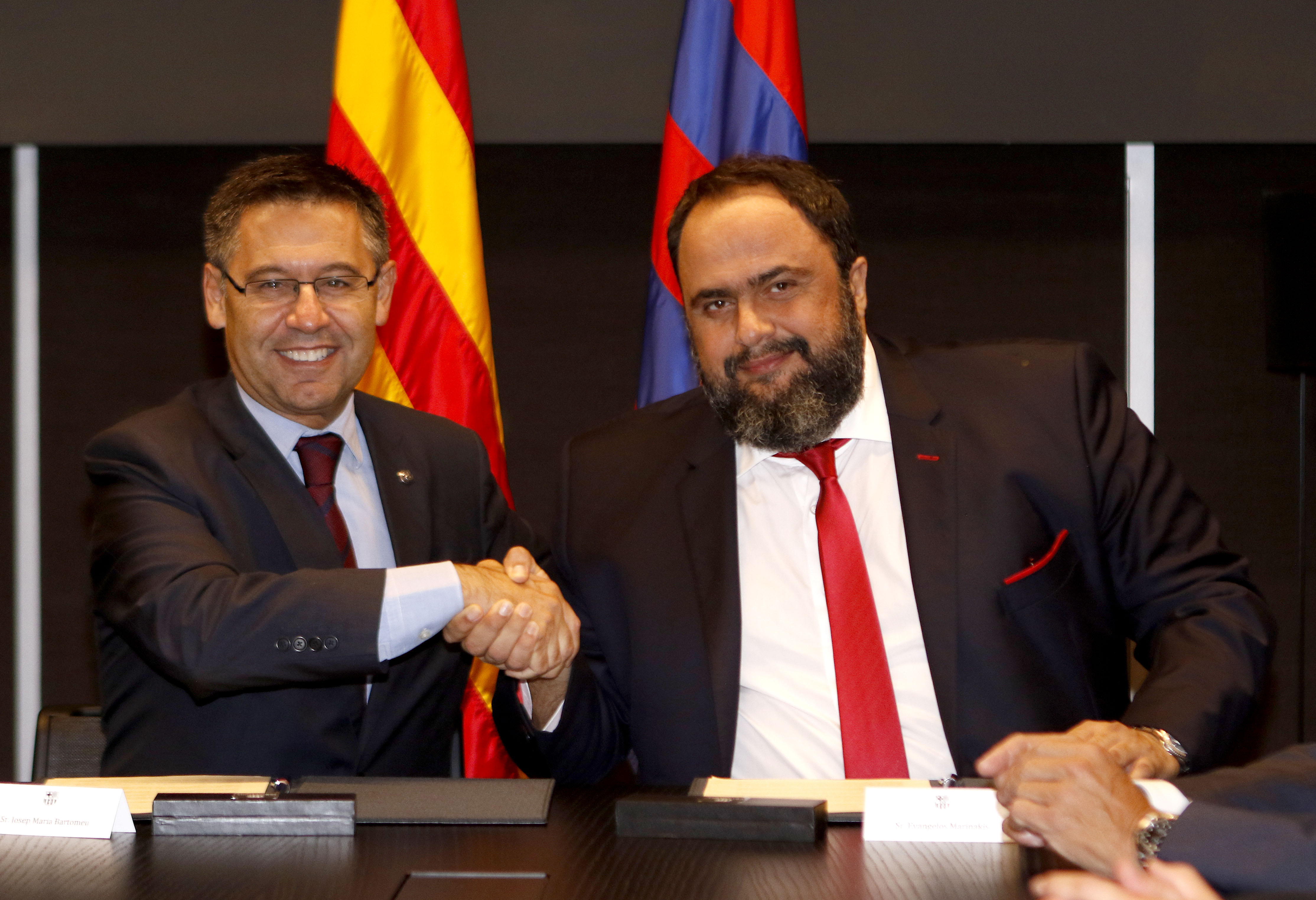 ¡La Leyenda y el Barça mandan un mensaje de humanismo!