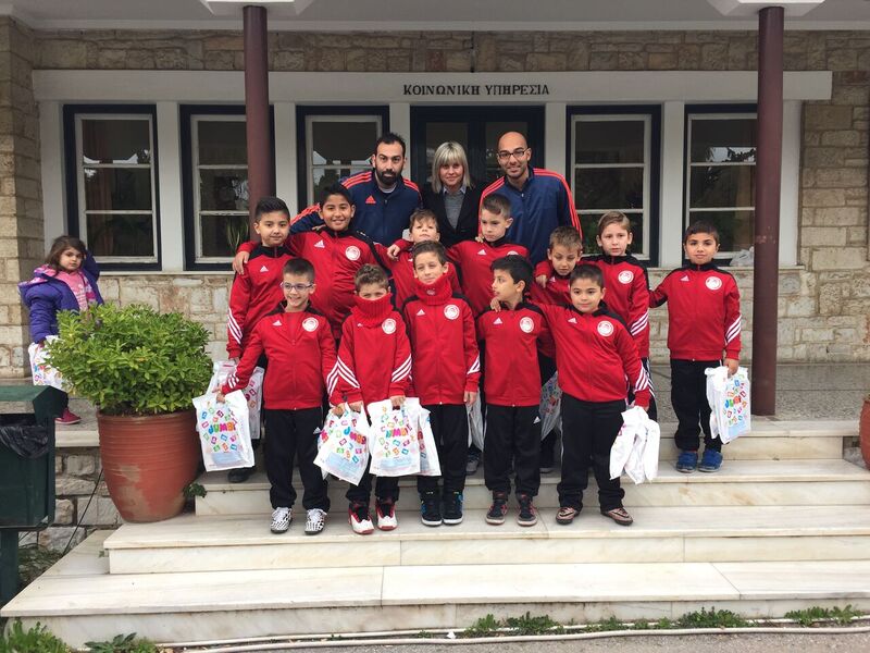 Επίσκεψη αγάπης στο Μητέρα από τη Σχολή Αιγάλεω!