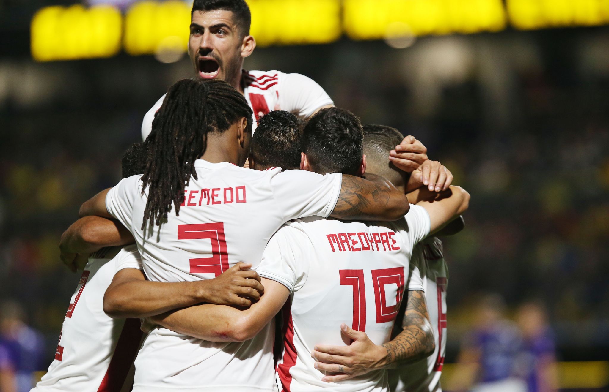 Victoria a domicilio en Salónica y liderato