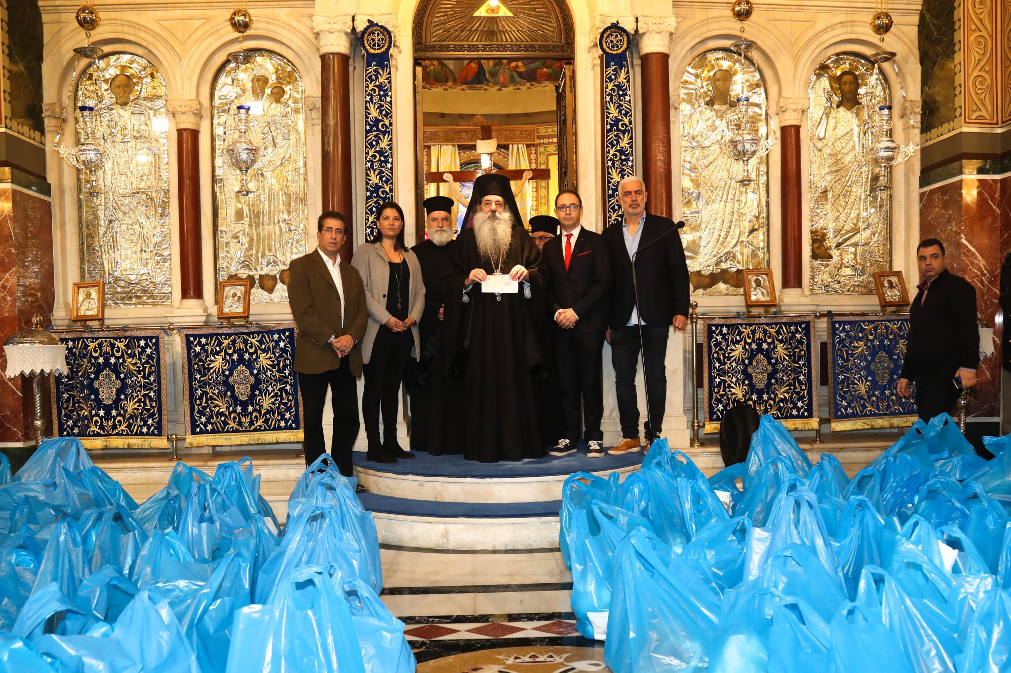 Φιλανθρωπική δωρεά της ΠΑΕ Ολυμπιακός στις Μητροπόλεις Πειραιά και Νίκαιας