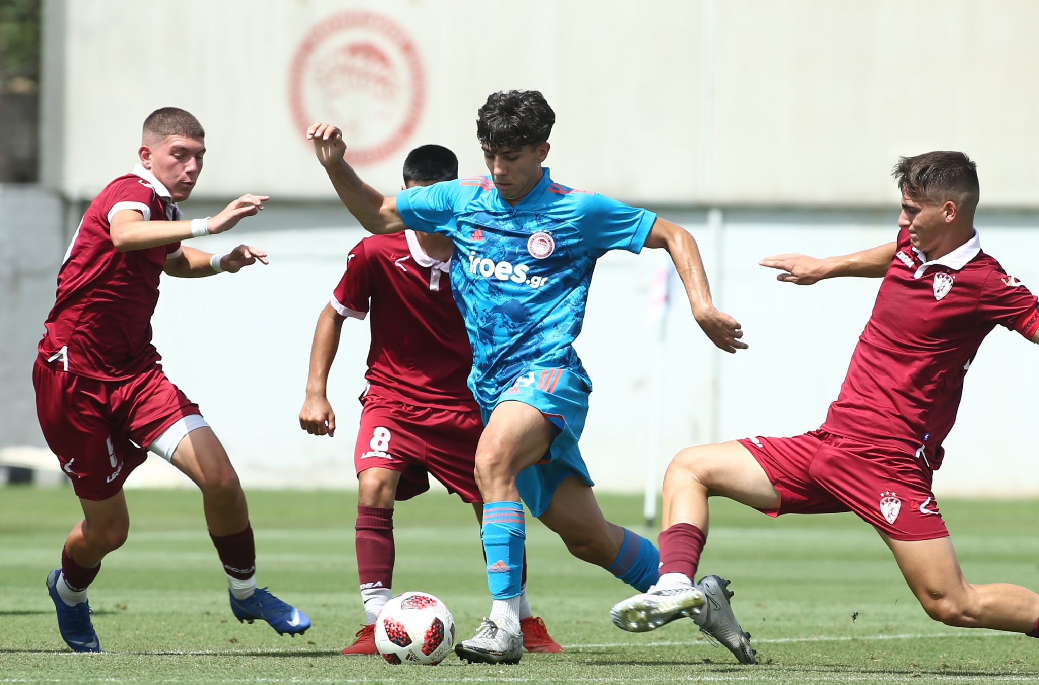 Αυλαία με νίκη