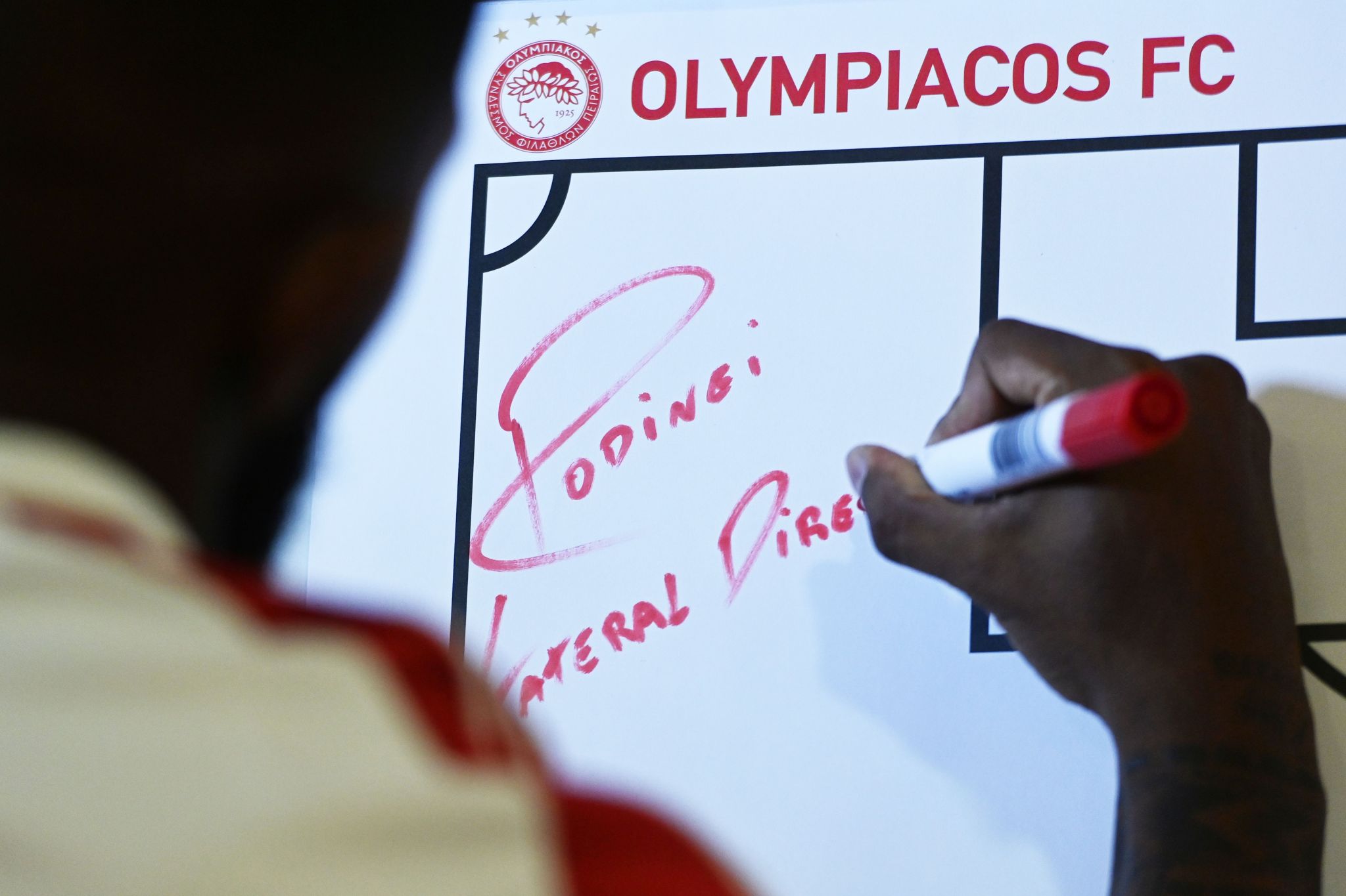 Επίσημο: Παίκτης του Ολυμπιακού ο Ροντινέι (ΦΩΤΟ)