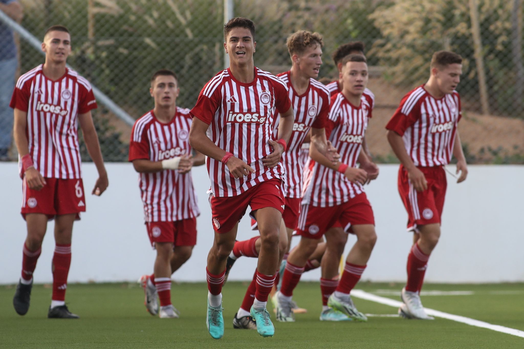 Εμφατικοί οι Έφηβοι του Θρύλου στο πρώτο ματς των μπαράζ