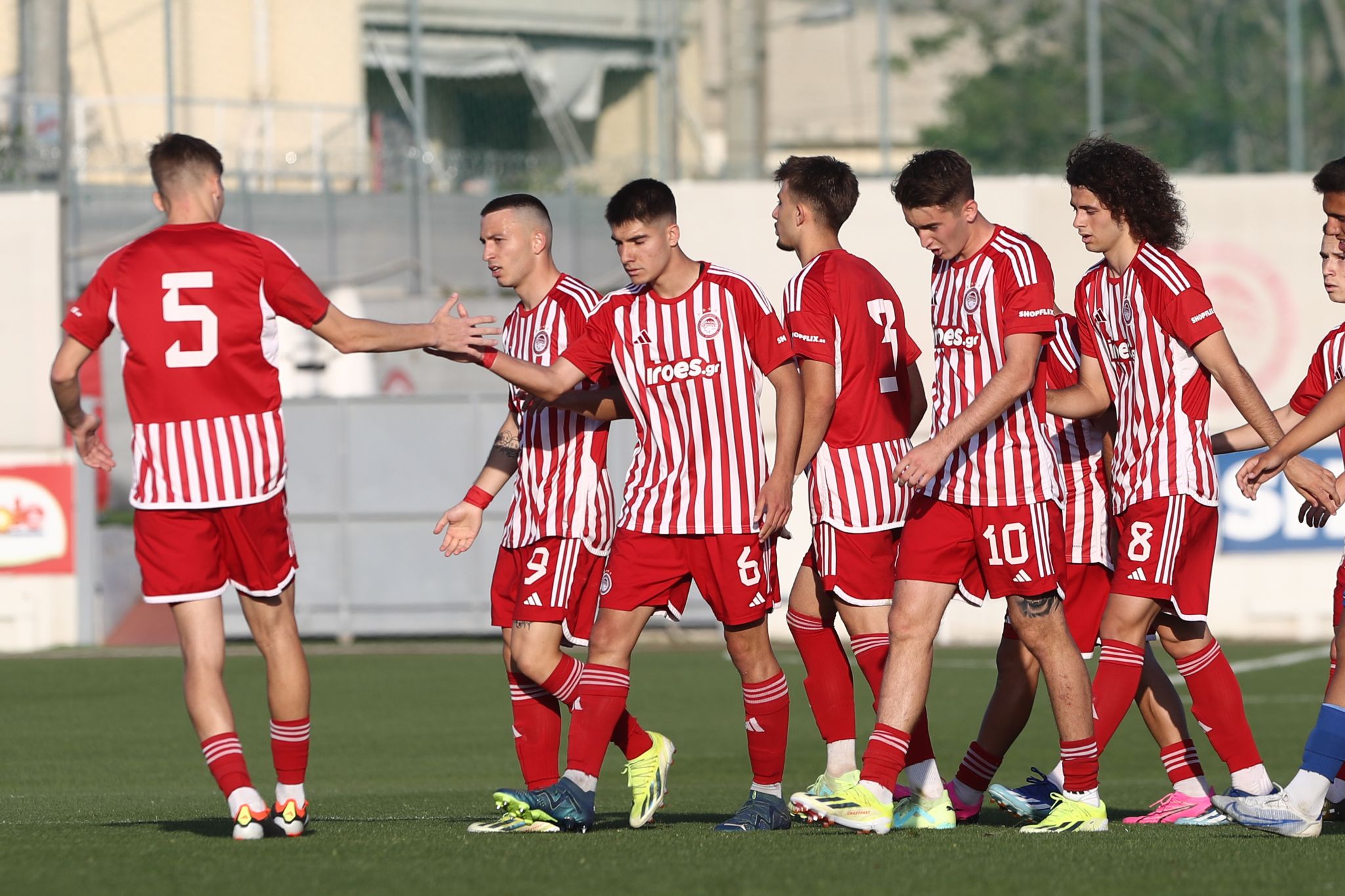 Νίκη των Νέων στο Ρέντη πριν από το ιστορικό Final Four