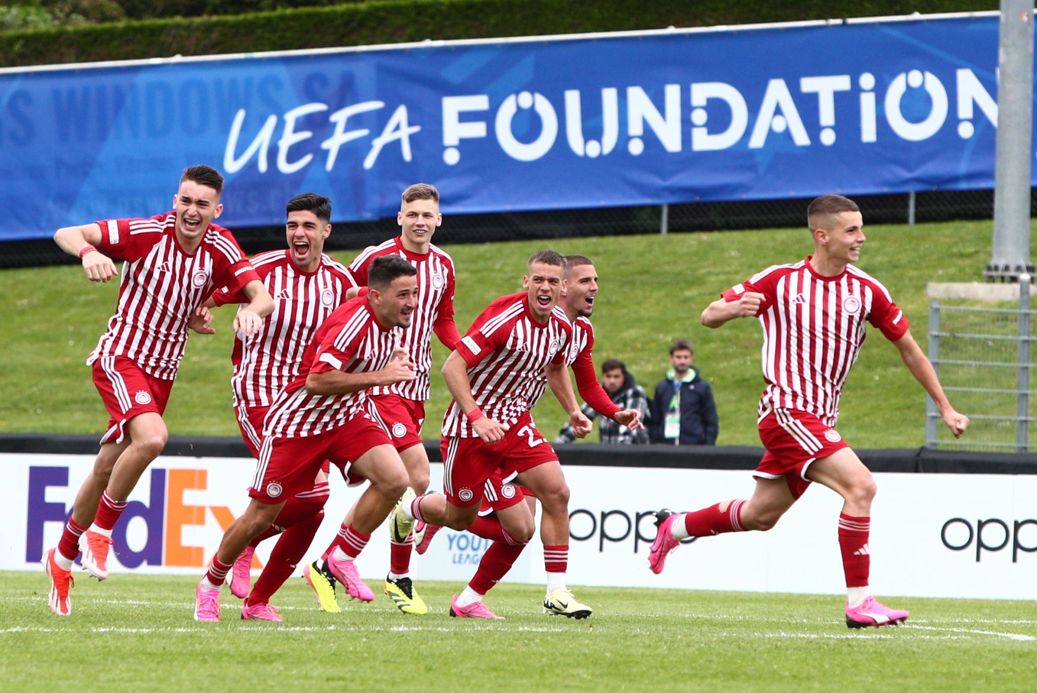 Stunning Olympiacos U19 team makes it to the Youth League final