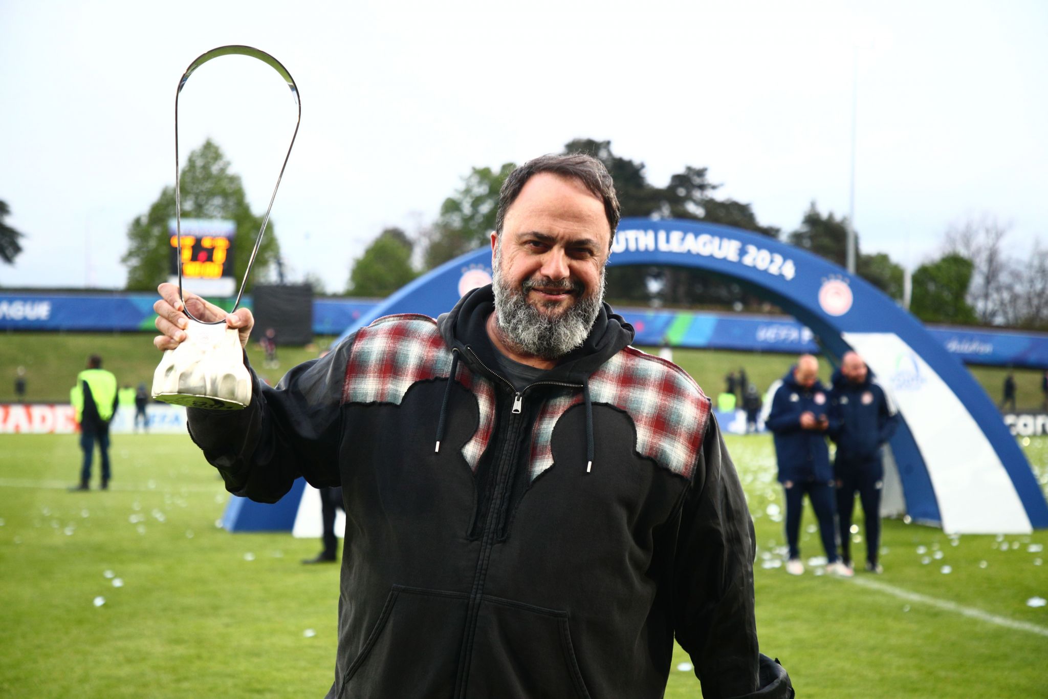 Βαγγέλης Μαρινάκης: «Γράψαμε ιστορία, ζήτω ο Ολυμπιακός μας»