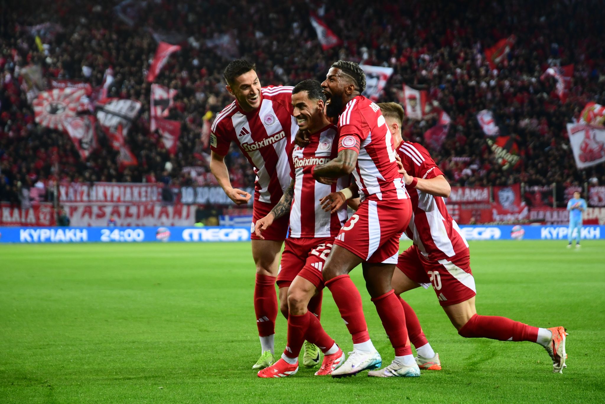 Θρύλος στο κάστρο του, 4-2 τον Παναθηναϊκό και στο +10