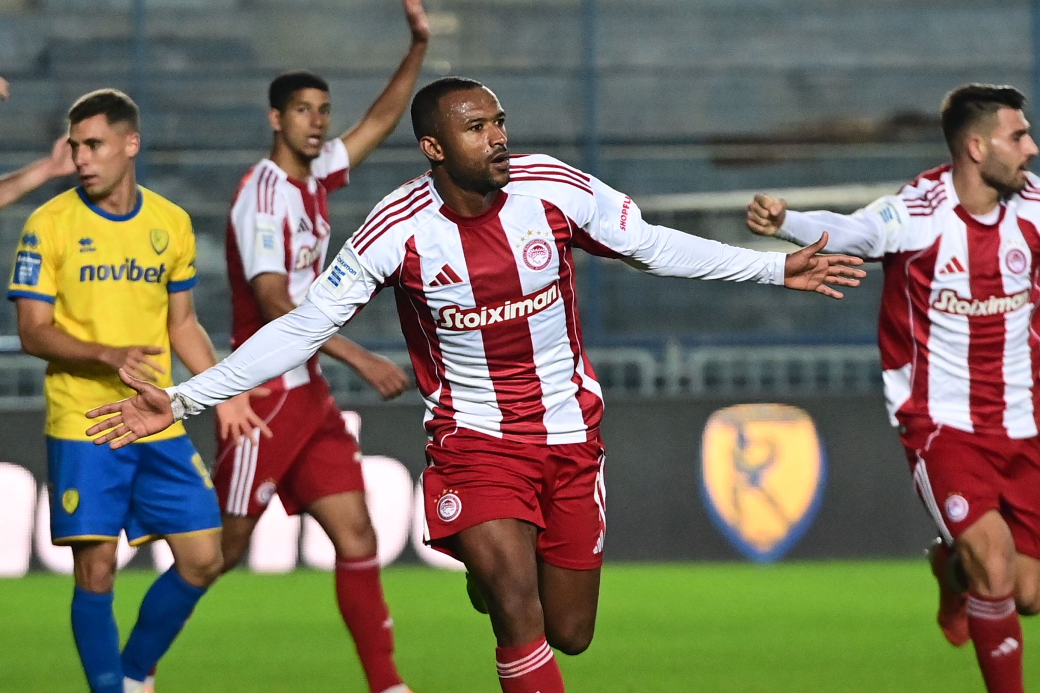 Olympiacos Remain Top With Another Win in Agrinio