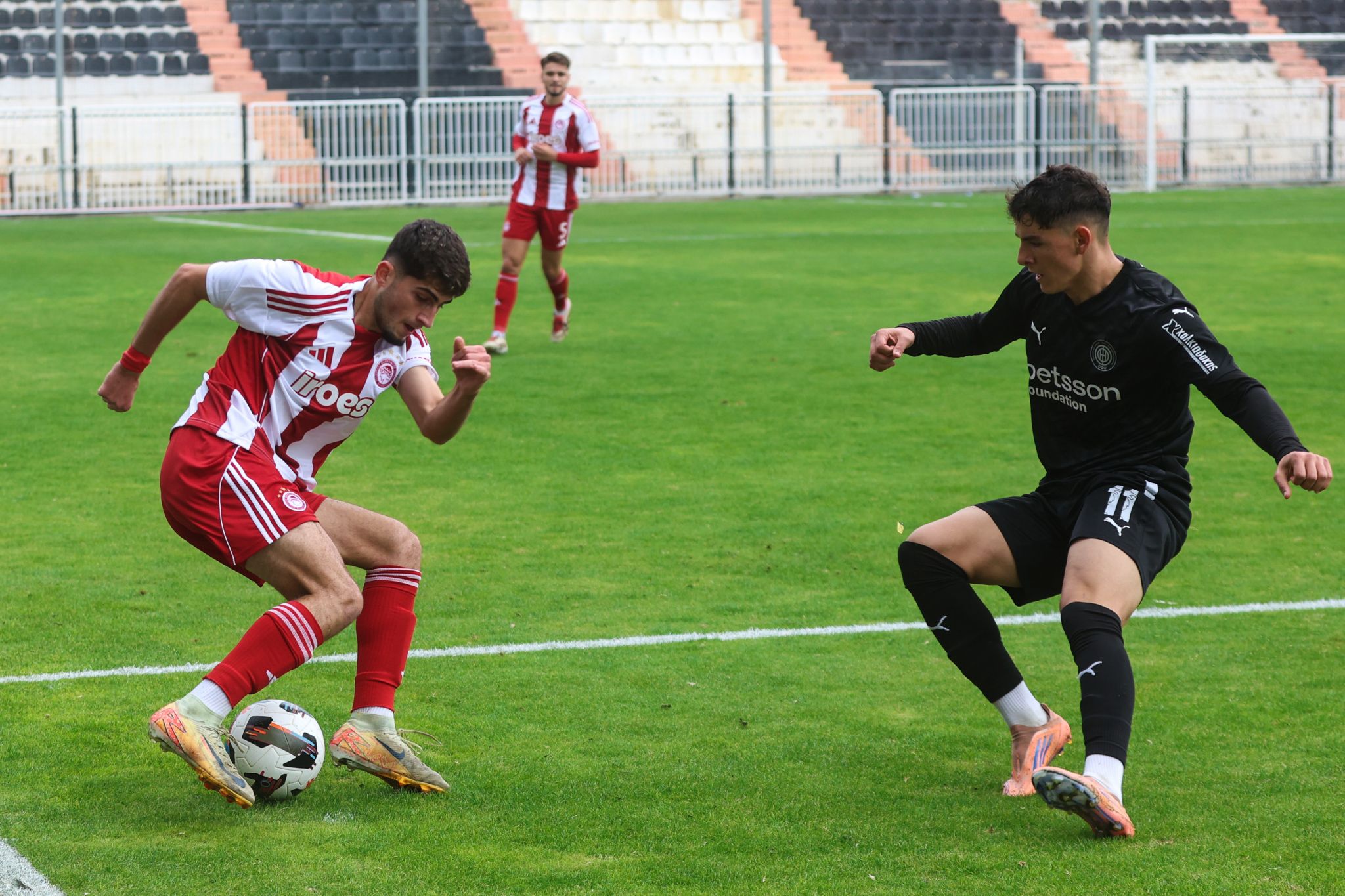 «Διπλό» στην Κρήτη και πρόκριση στα προημιτελικά οι Νέοι