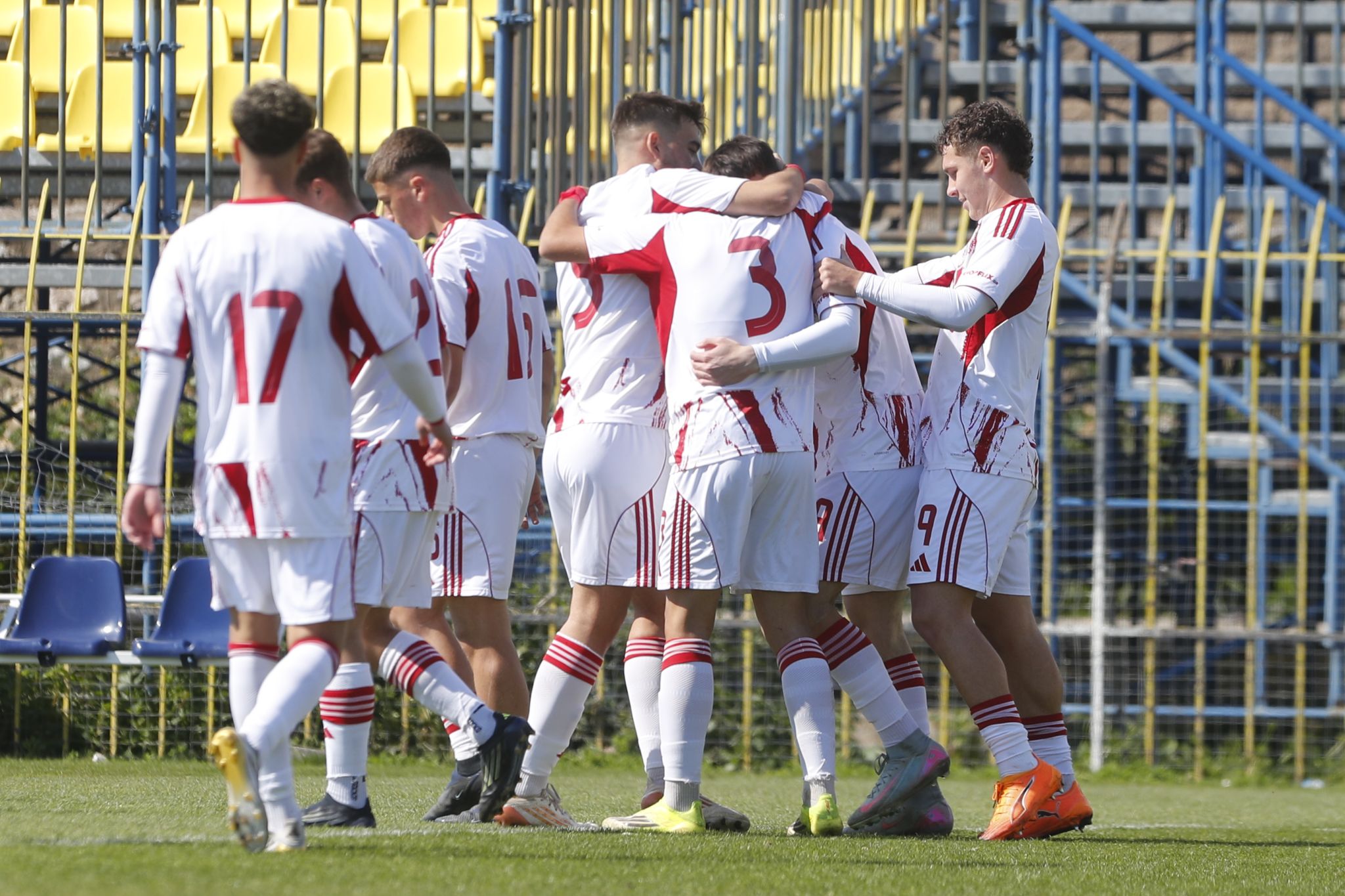 Άνετη νίκη οι Έφηβοι κόντρα στον Πανσερραϊκό