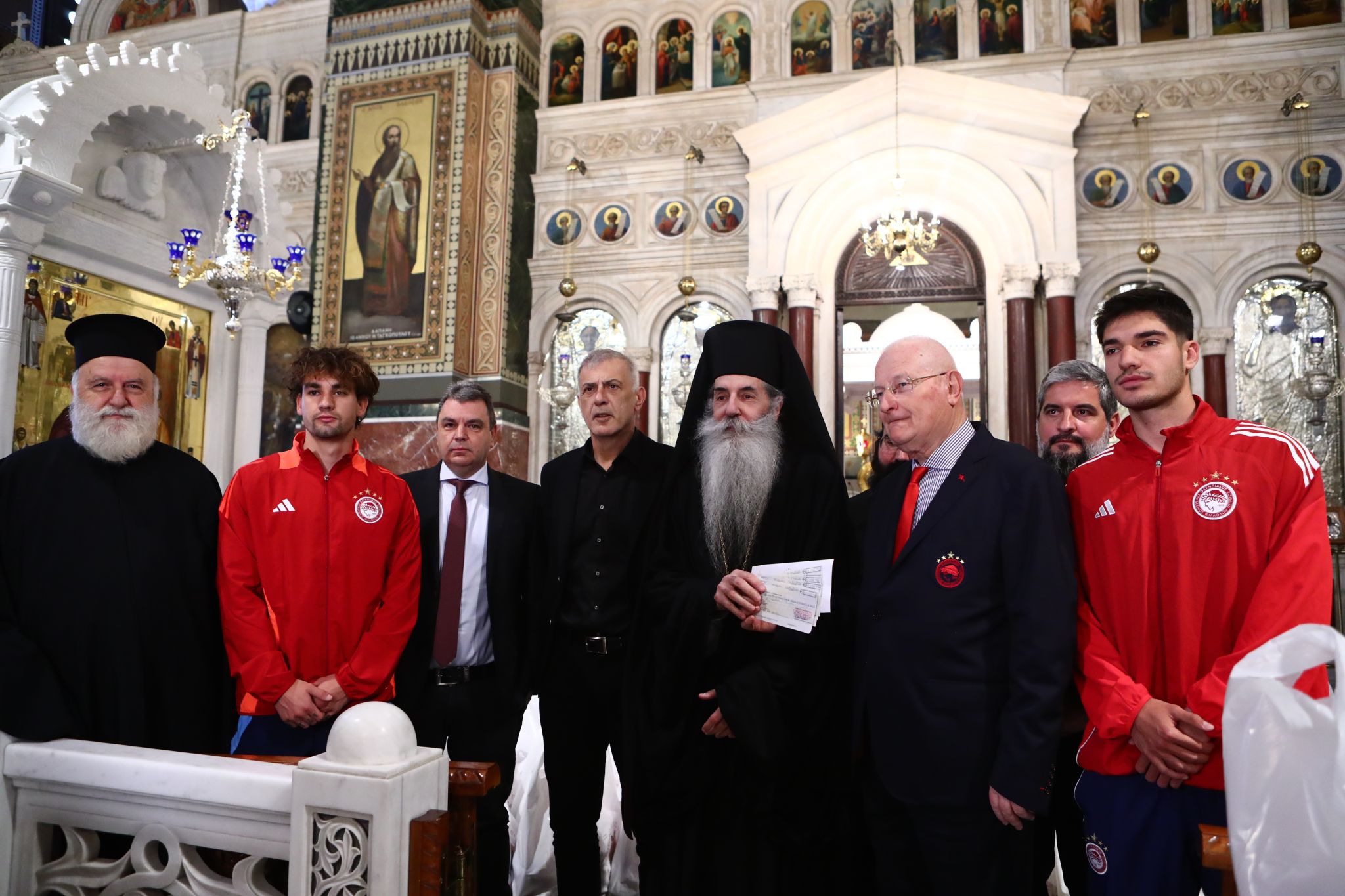 Πάντα δίπλα στον συνάνθρωπο