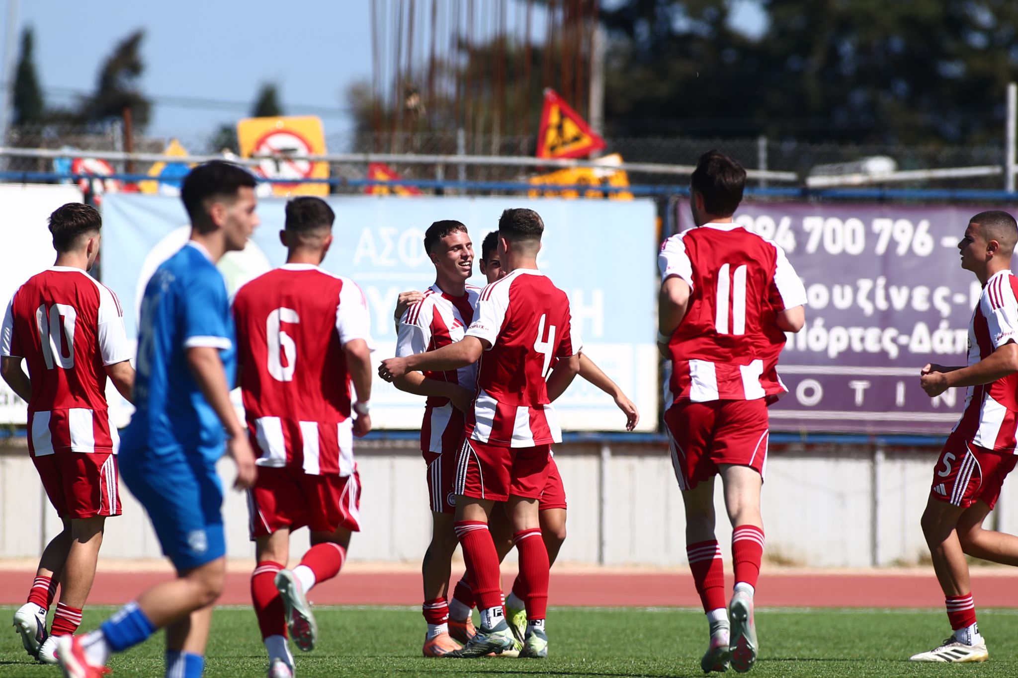 Εκτός έδρας νίκη για τους Έφηβους