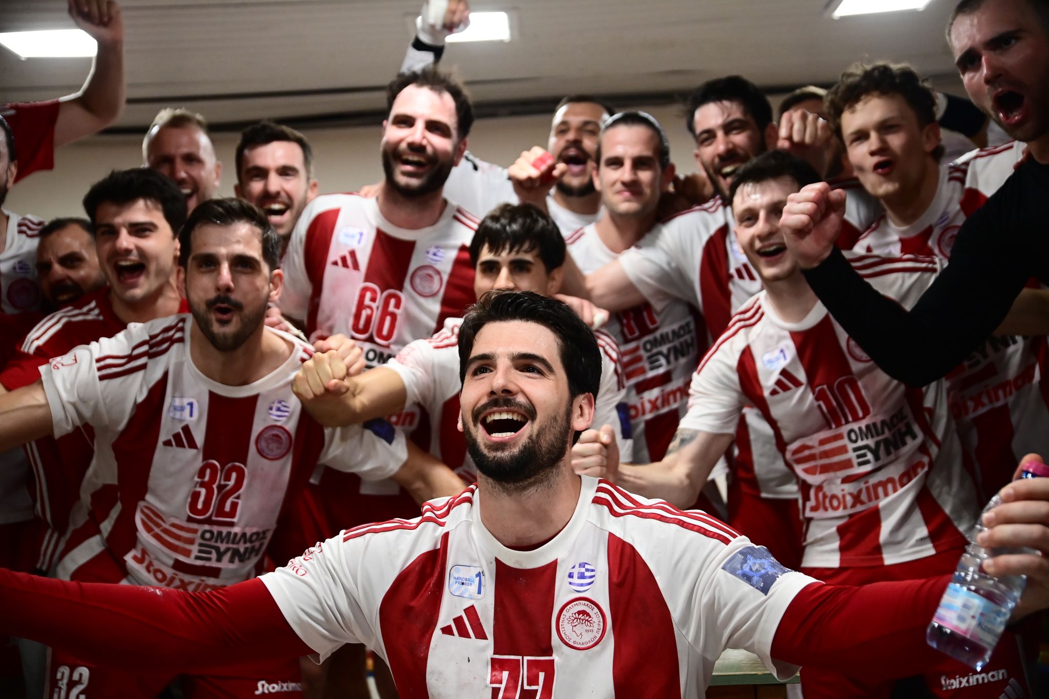 Συγχαρητήρια στην ομάδα χάντμπολ